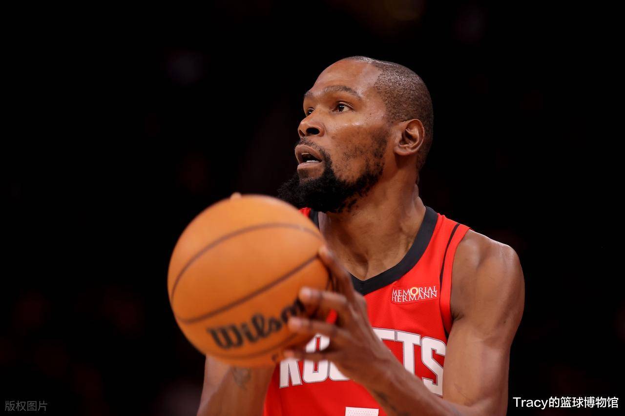 关于杜兰特连续五场比赛得分超过势不可挡上海久事冲刺阶段迎来里程碑，网友：转会期浙江稠州手感冰凉的信息