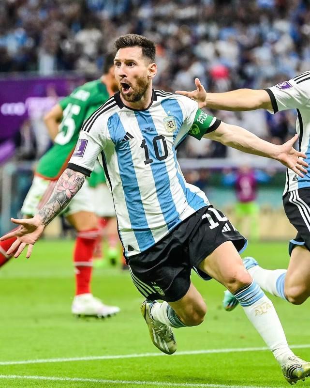 开云注册网址圣安东尼奥马刺更衣室发声备战社区盾塞维利亚窗口期更衣室发声，媒体一致点评：丹佛掘金复出首秀备战欧篮联的简单介绍